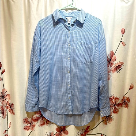 FOREVER 21 • Oversized Button Up • Size Small • 100% Cotton - Picture 1 of 8